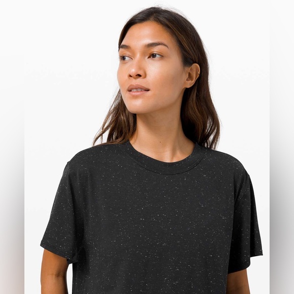 Lululemon All Yours Boyfriend Tee in Black & White Splatter, size 10 - Picture 1 of 13